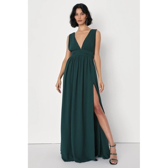 NWOT Size Small LULUS Forest Green Maxi Dress. 43449 - Picture 1 of 8